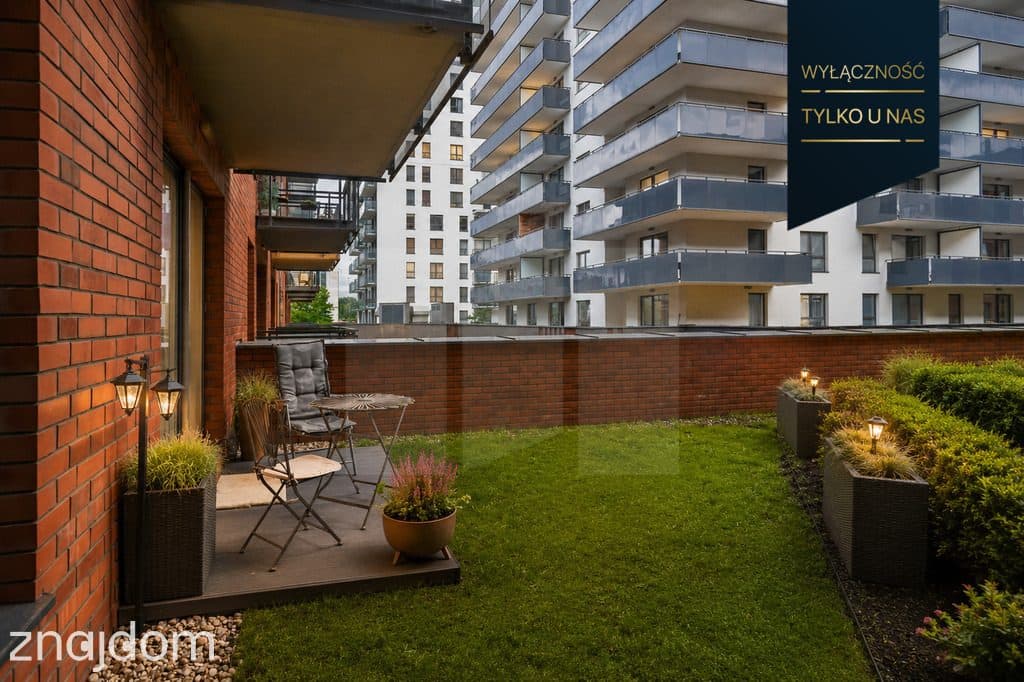Stylowy apartament z halą garażową i tarasem - zdjęcie 11