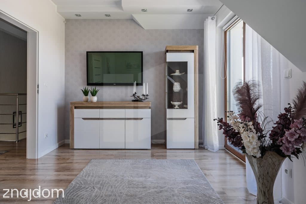 Zjawiskowy dom w Kielnie | 3200 m² zieleni - zdjęcie 11
