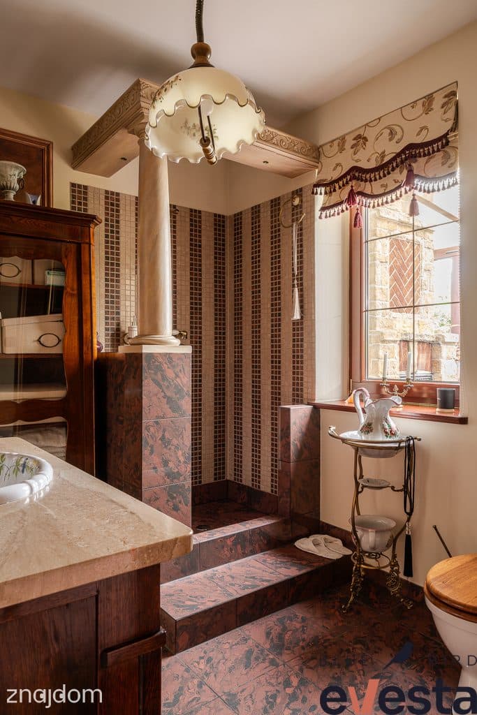 Ręczna sztukateria, marmur i 186,5 m² przestrzeni - zdjęcie 5