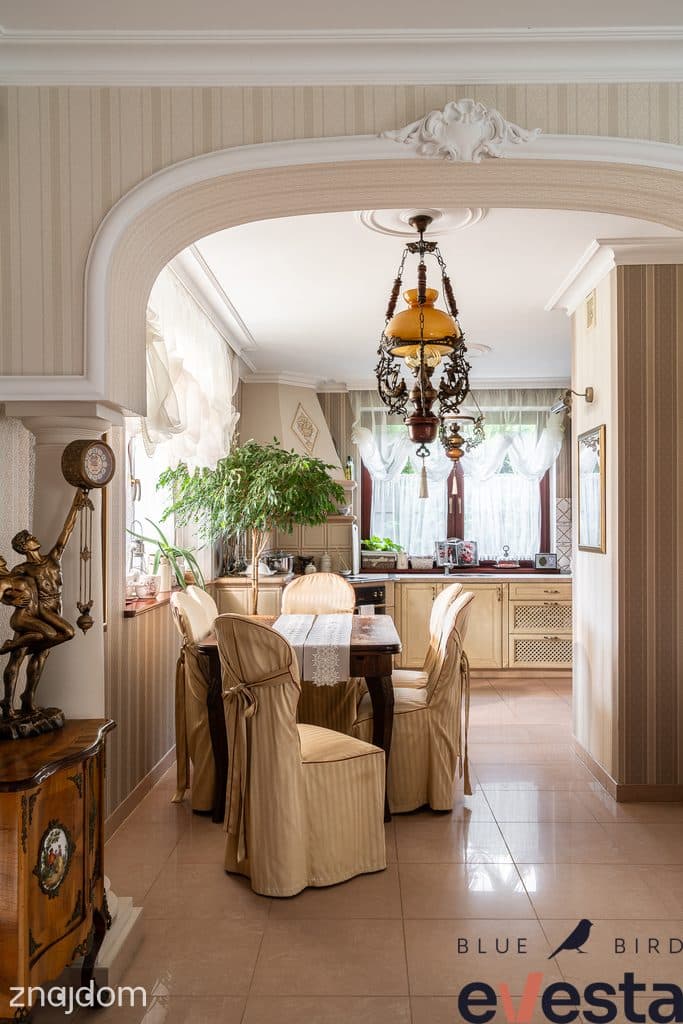 Ręczna sztukateria, marmur i 186,5 m² przestrzeni - zdjęcie 6