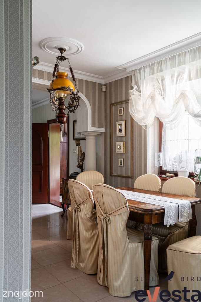 Ręczna sztukateria, marmur i 186,5 m² przestrzeni - zdjęcie 7