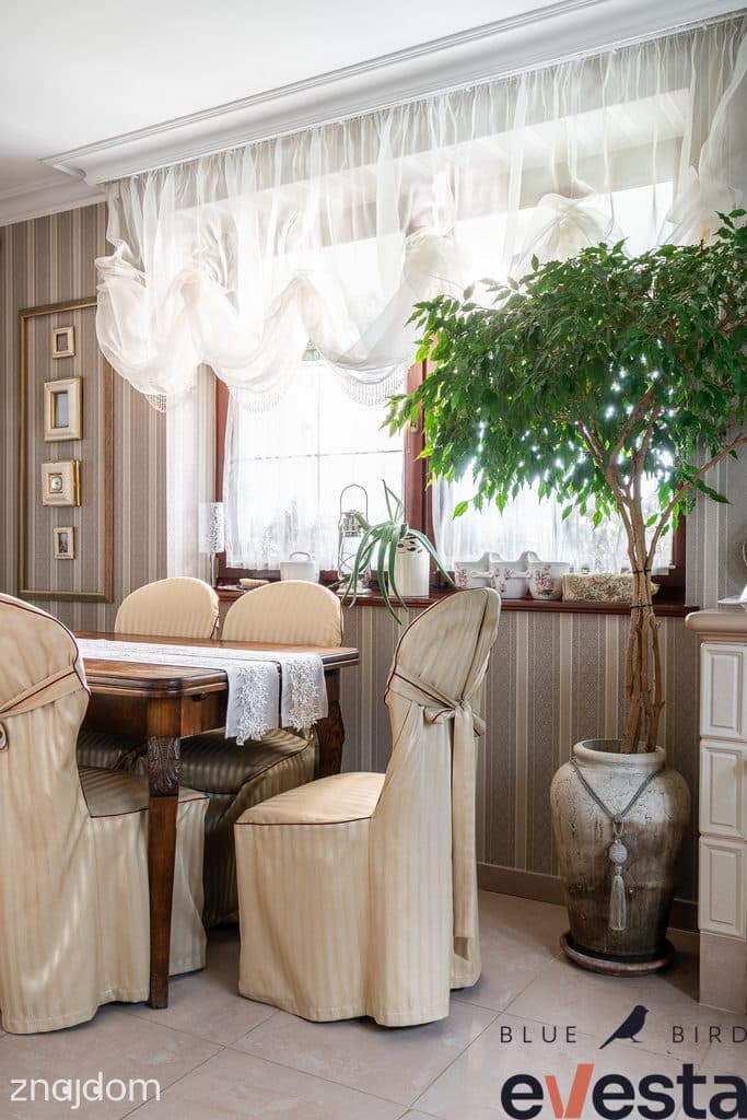 Ręczna sztukateria, marmur i 186,5 m² przestrzeni - zdjęcie 8