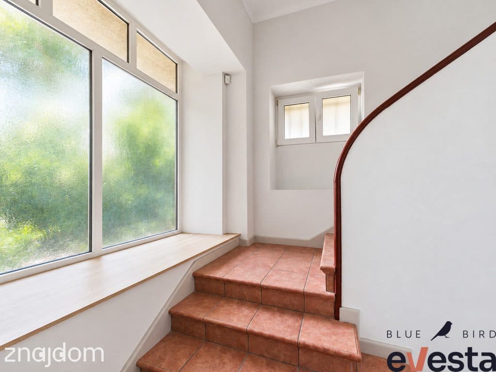 Przestrzeń biurowa 184,6 m² z tarasem i ogrodem - zdjęcie 6