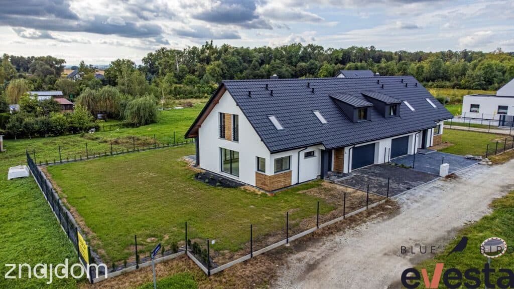 Bliźniak, p.u. 145 m2, działka 773 m2, Szczepankowice