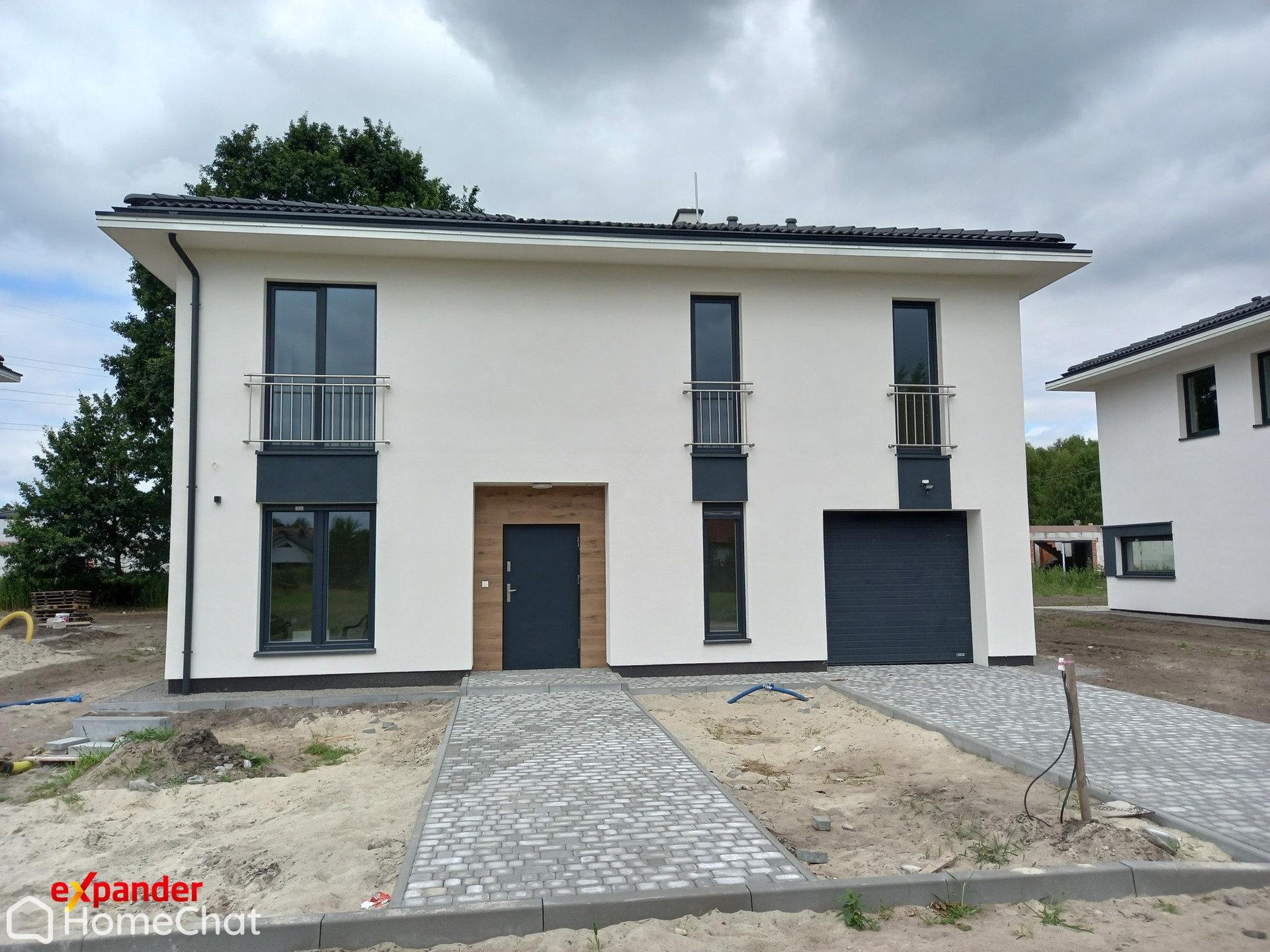 DOM WOLNOSTOJĄCY Z GARAŻEM 156 M2 CZARNE BŁOTO