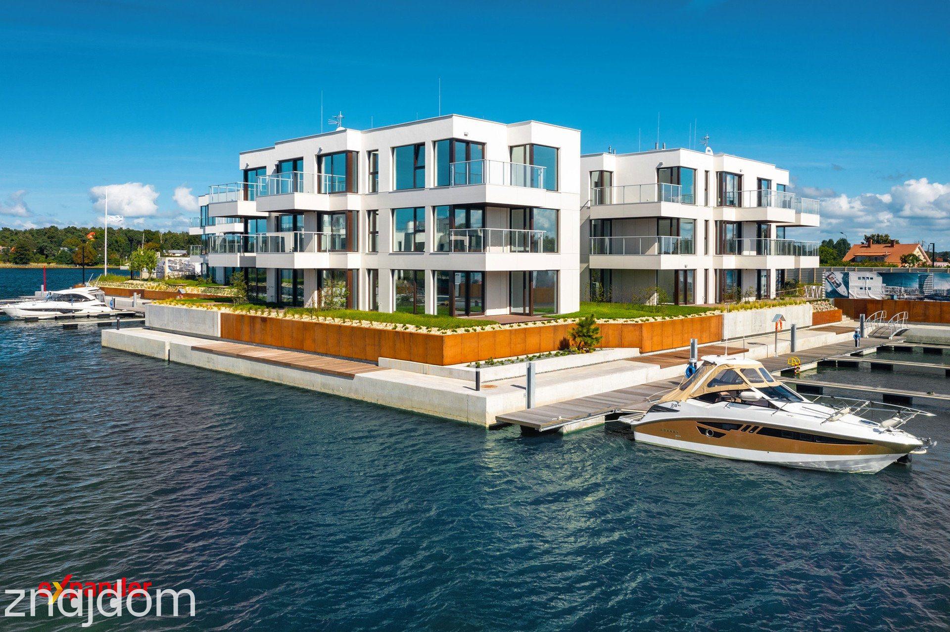 Luksusowy apartament z balkonem, miejsce na jacht, MARINA