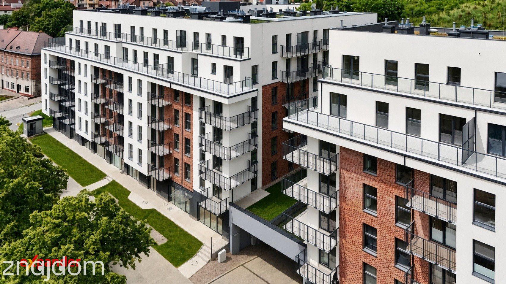 Kawalerka 41 m² z balkonem i 2 garderobami