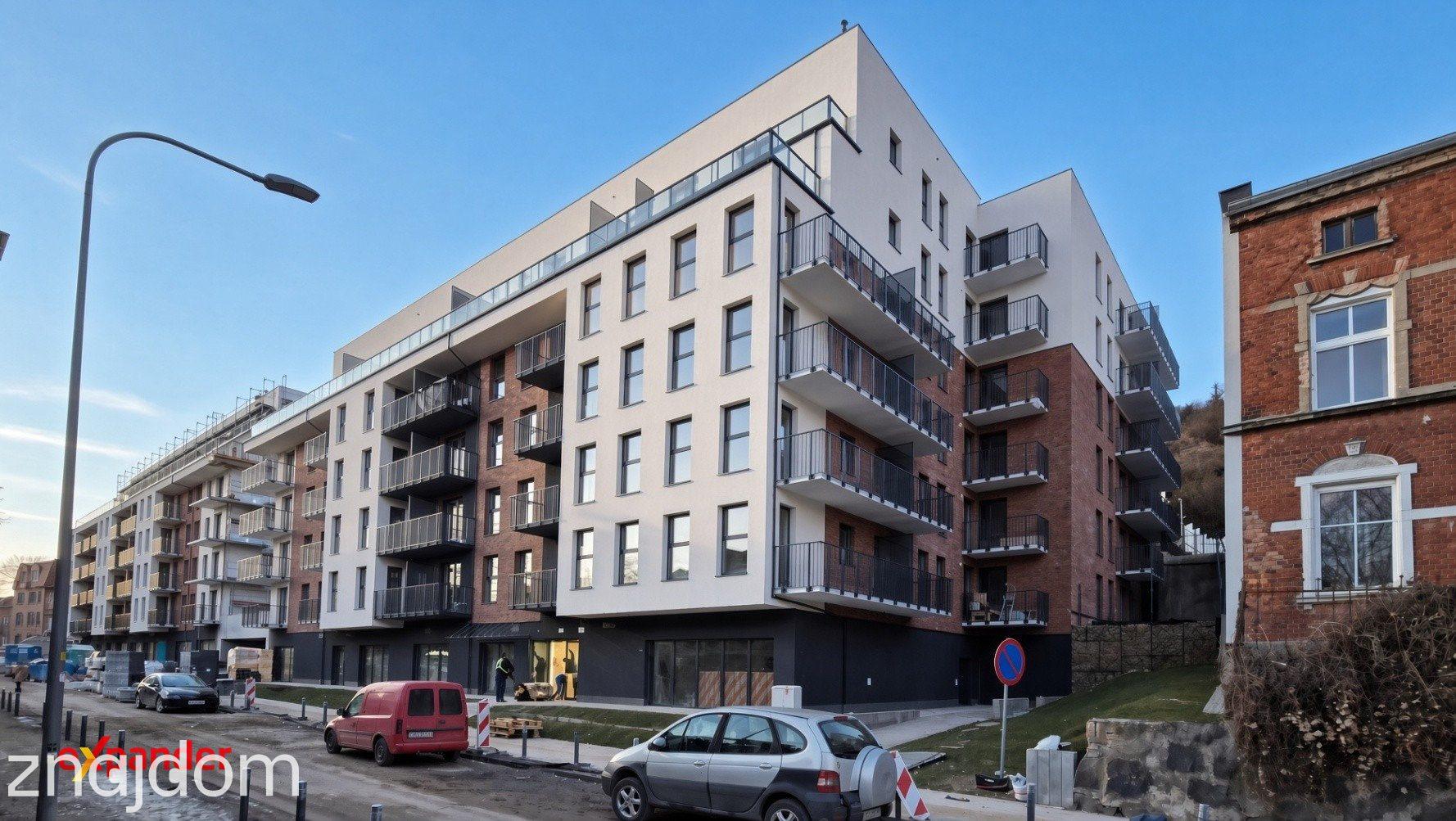 Kawalerka 41 m² z balkonem i 2 garderobami - zdjęcie 2