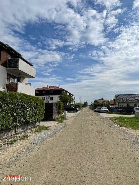 Bliźniak z dużym ogrodem | 3 sypialnie + poddasze | Kiełczów - zdjęcie 17