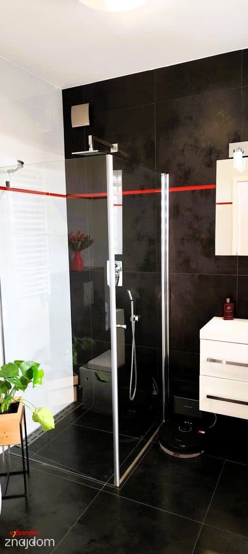 Piękny dom cztery pokoje ogród garaż do wprowadzenia fotowoltaika - zdjęcie 11