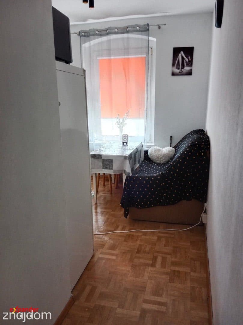 Na sprzedaż dom z czterema niezależnymi mieszkaniami - zdjęcie 7