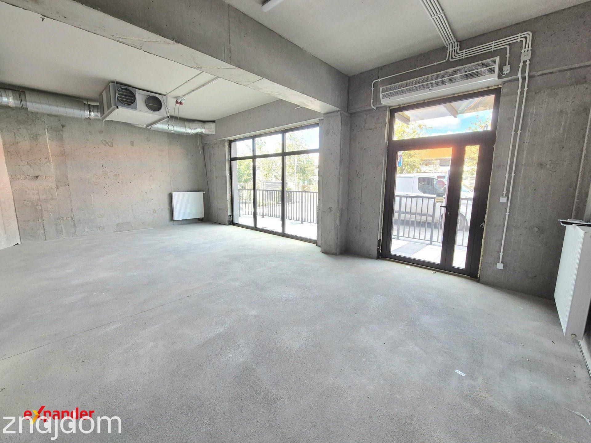 Lokal na Starym Mieście w apartamentowcu nad rzeką - zdjęcie 2
