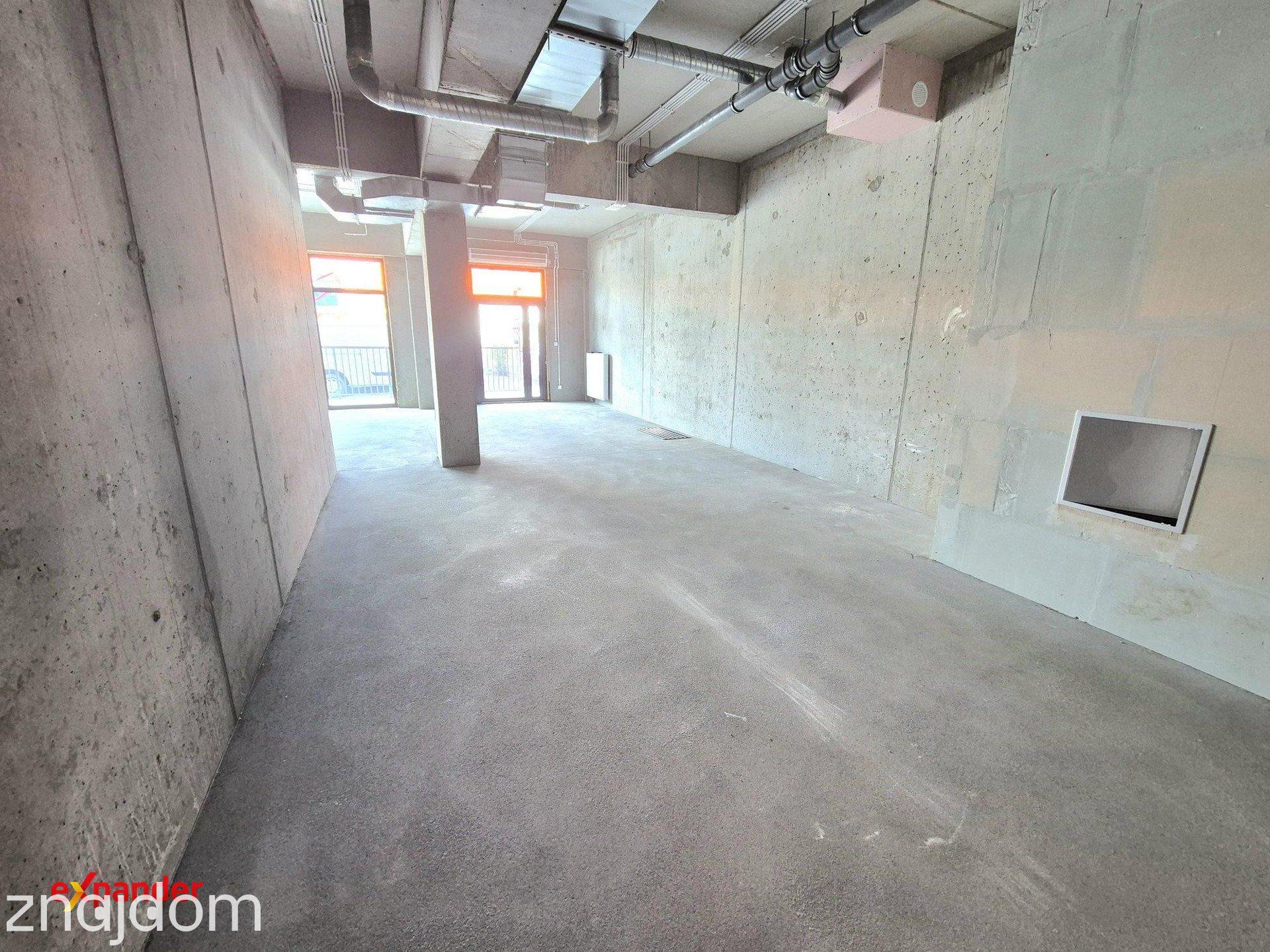 Lokal na Starym Mieście w apartamentowcu nad rzeką - zdjęcie 4