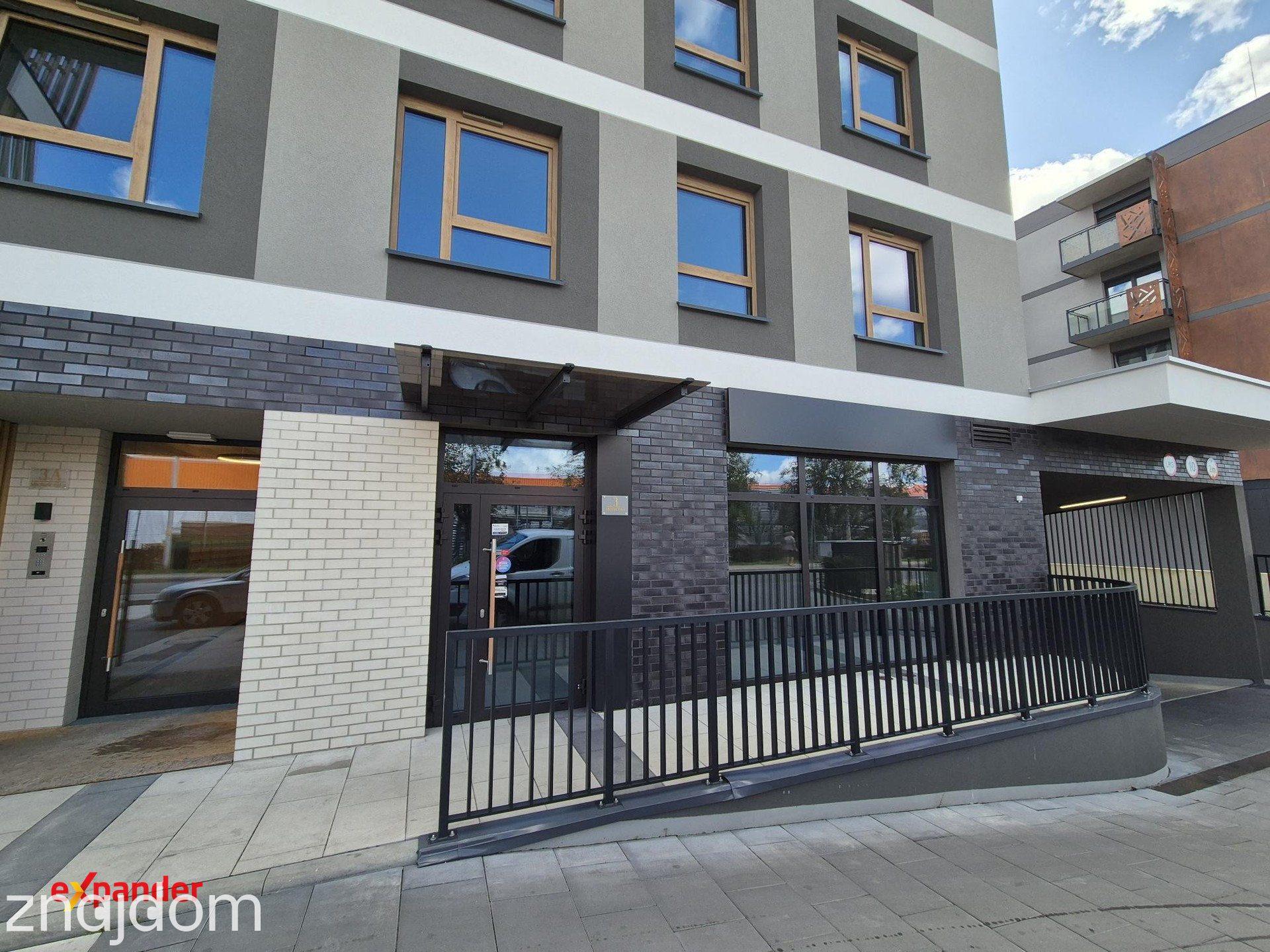 Lokal na Starym Mieście w apartamentowcu nad rzeką - zdjęcie 5
