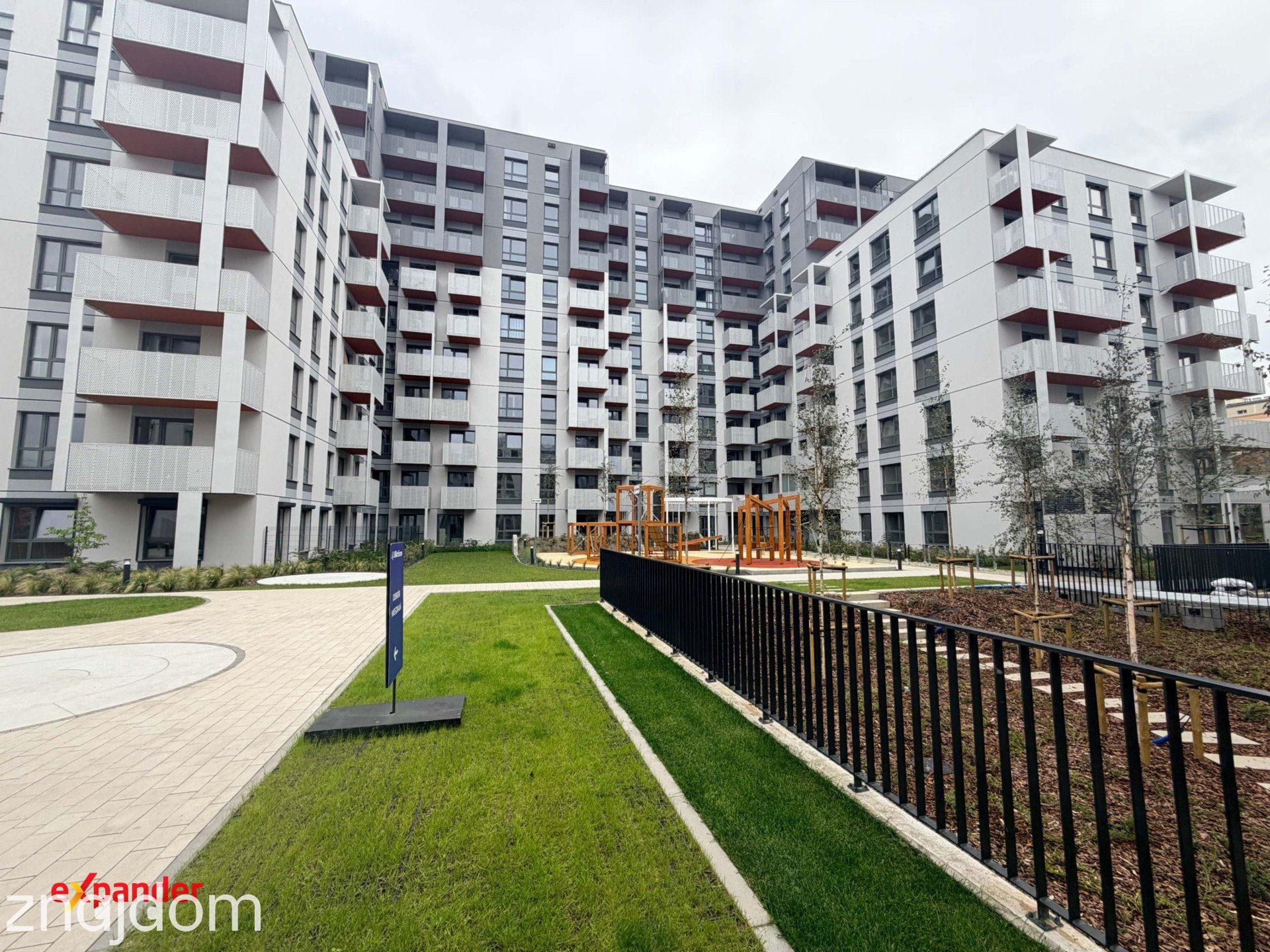 4 pokoje 82 m² | na przestrzał | południowy salon - zdjęcie 3