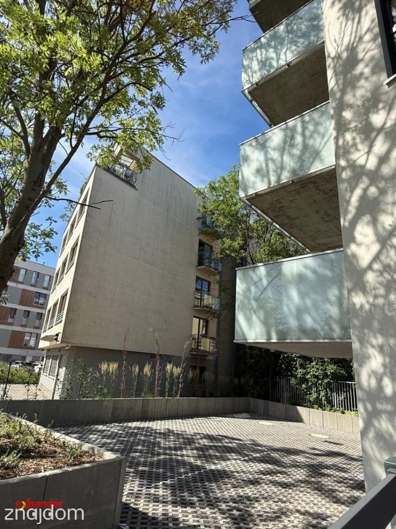 Duży apartament 5 pokoi. 3 balkony. 2 łazienki - zdjęcie 9