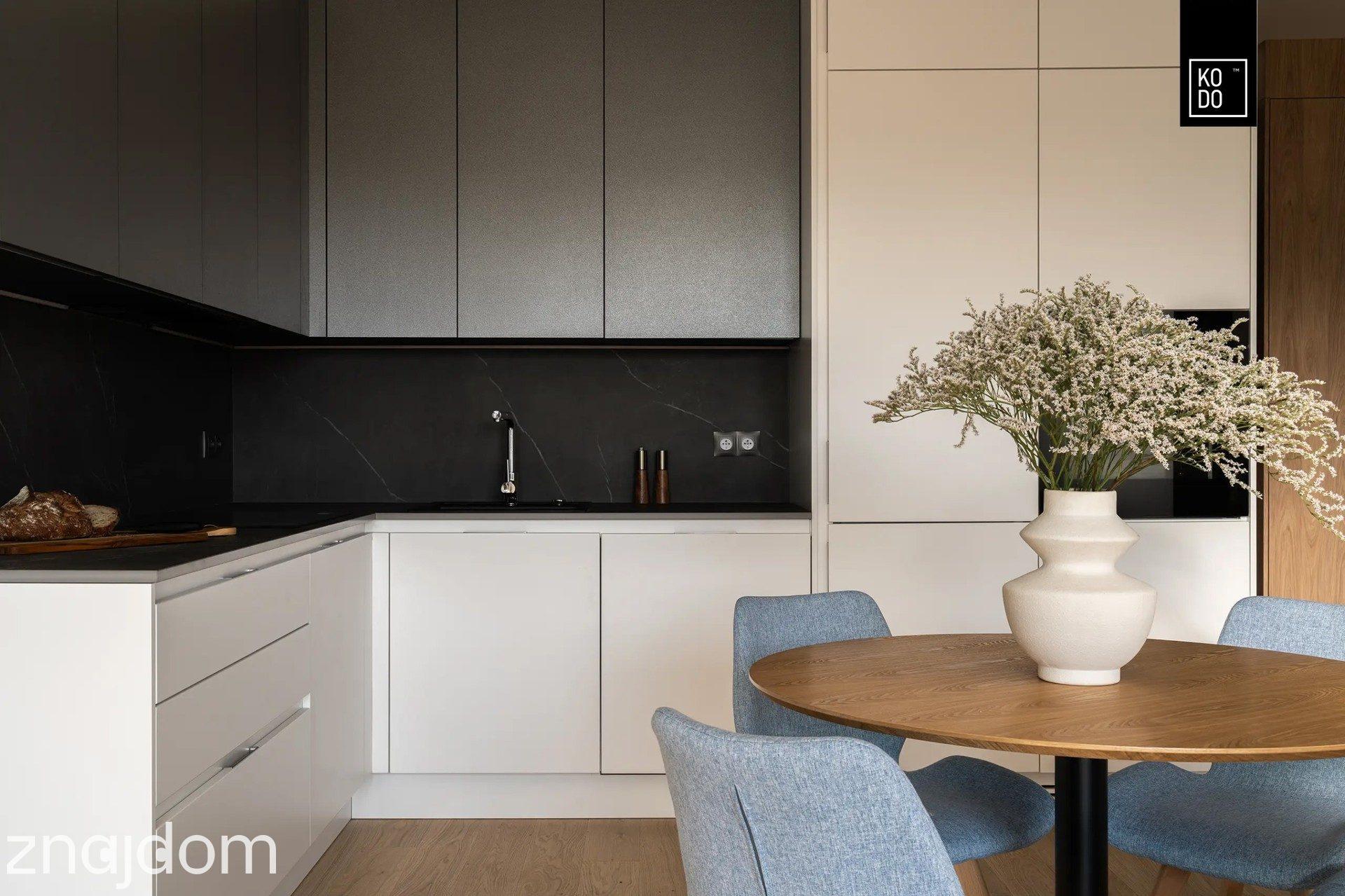 Wykończony apartament z antresolą i balkonem - zdjęcie 4