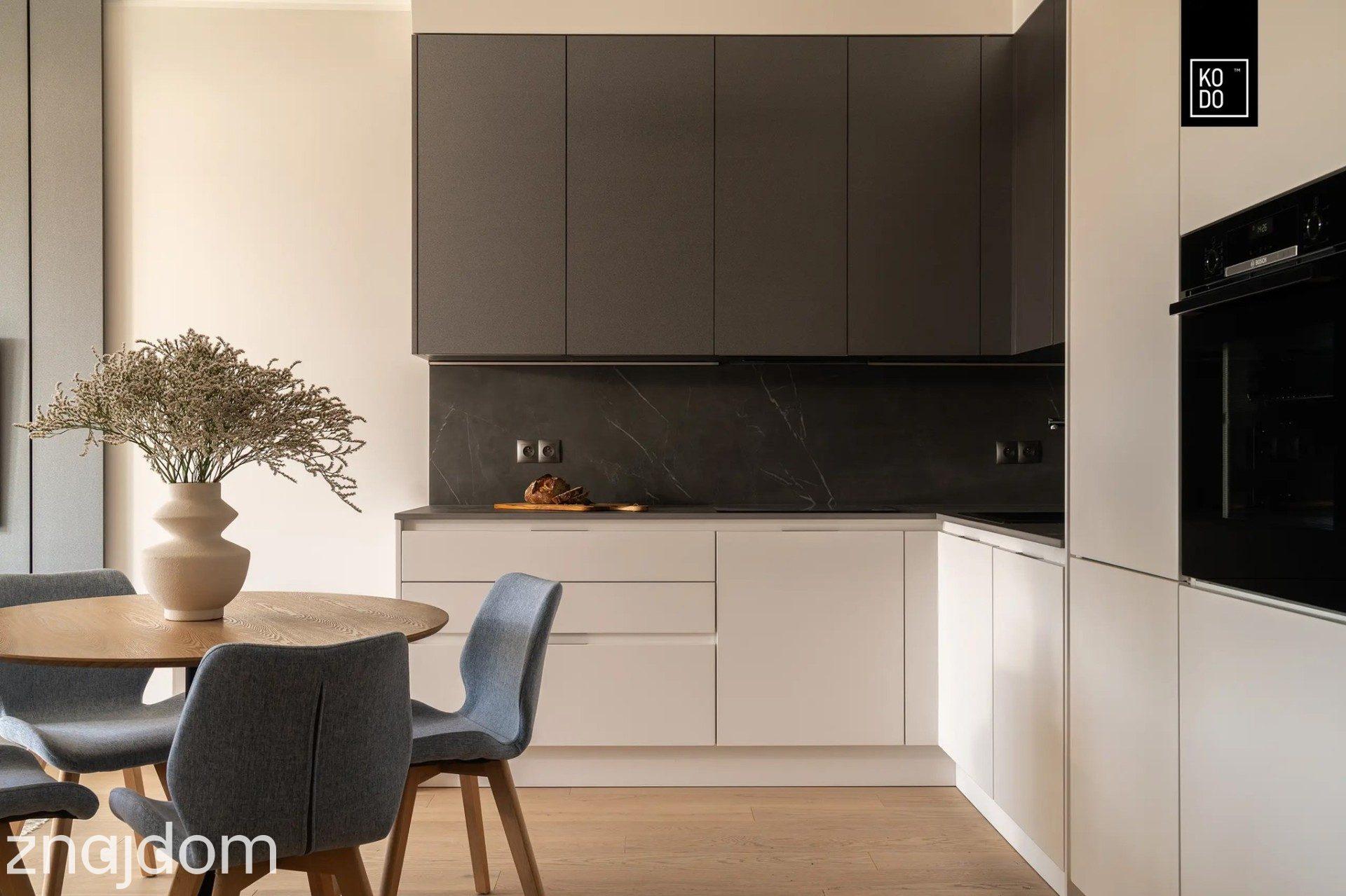 Wykończony apartament z antresolą i balkonem - zdjęcie 6