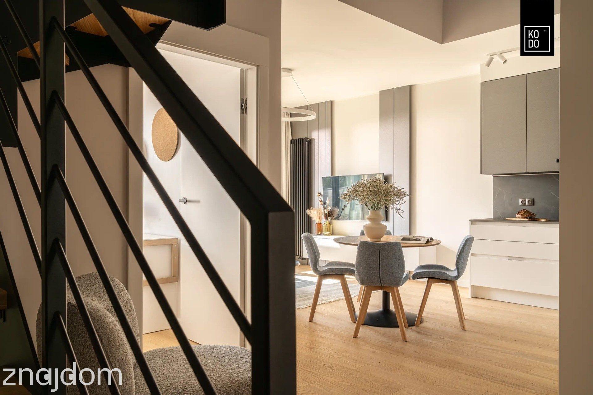 Wykończony apartament z antresolą i balkonem - zdjęcie 8
