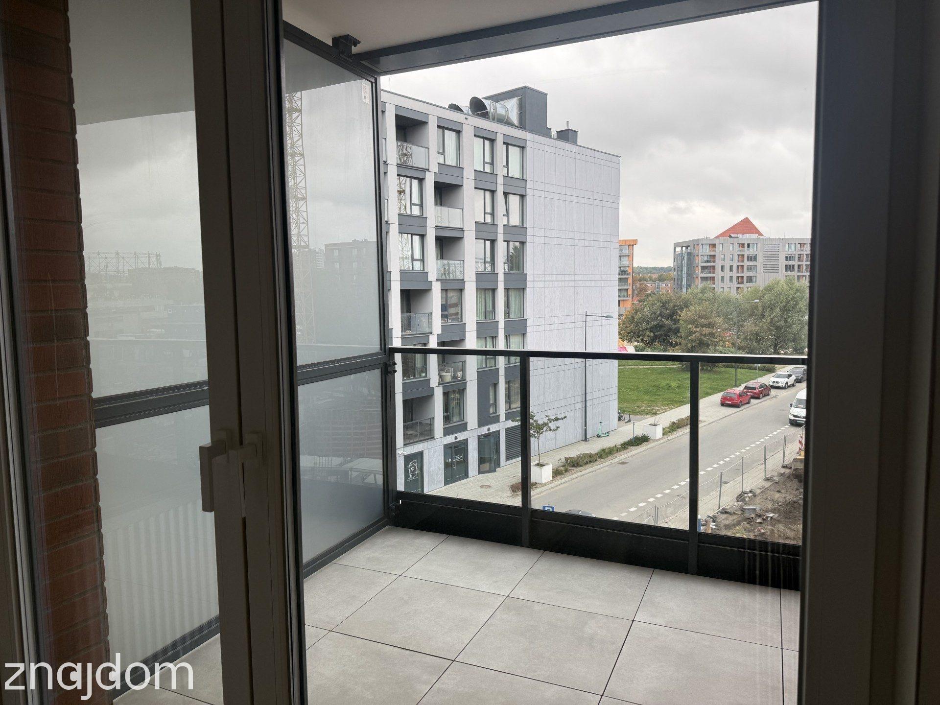 Kawalerka nad Motławą | Balkon | Kameralna inwestycja w centrum - zdjęcie 2