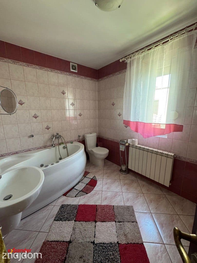 Dom wolnostojący 198m2 w spokojnej okolicy z zadbaną działką - zdjęcie 22
