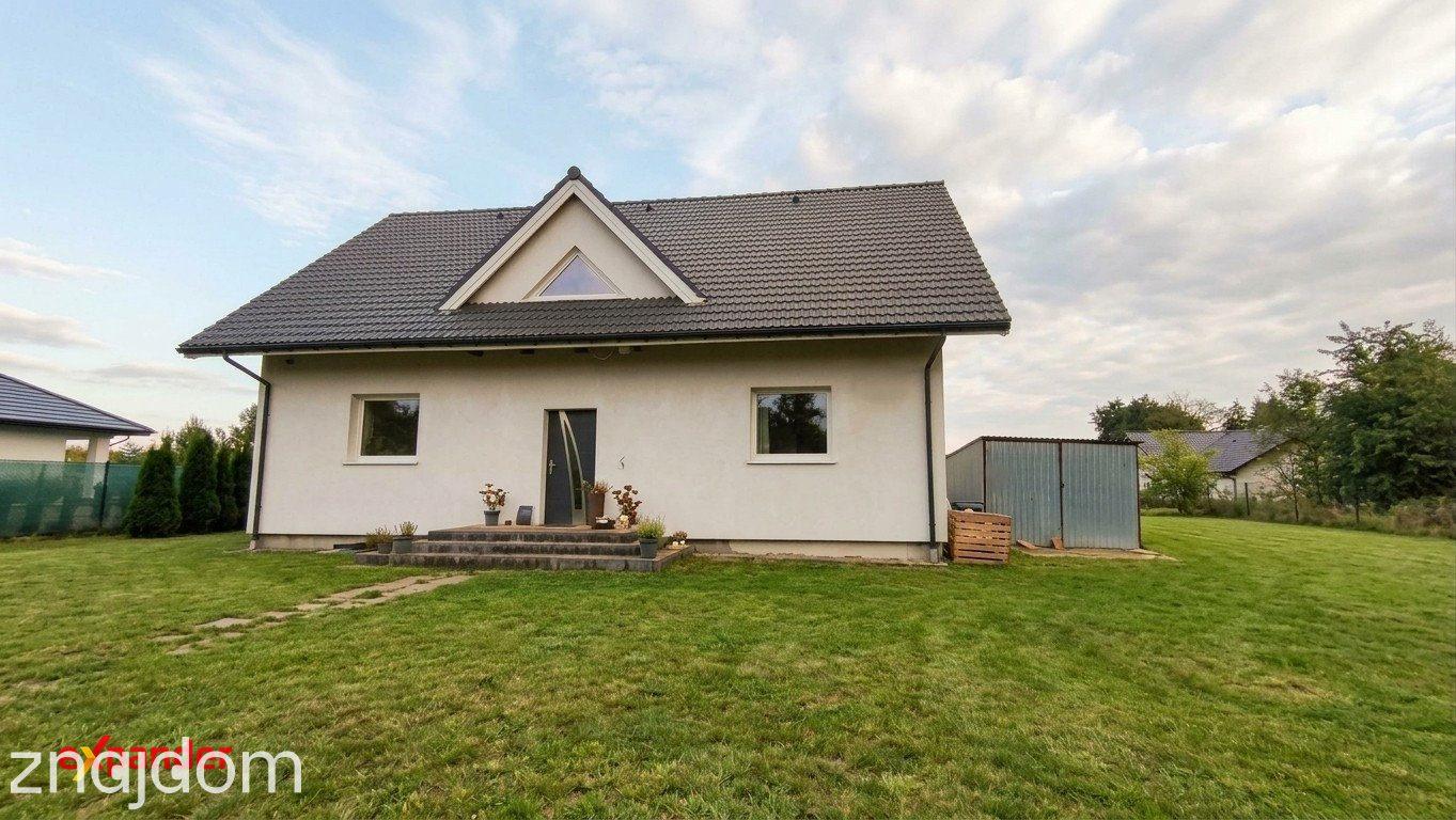 Ekonomiczny dom 170 m² z fotowoltaiką w pobliżu jeziora - Ślesin