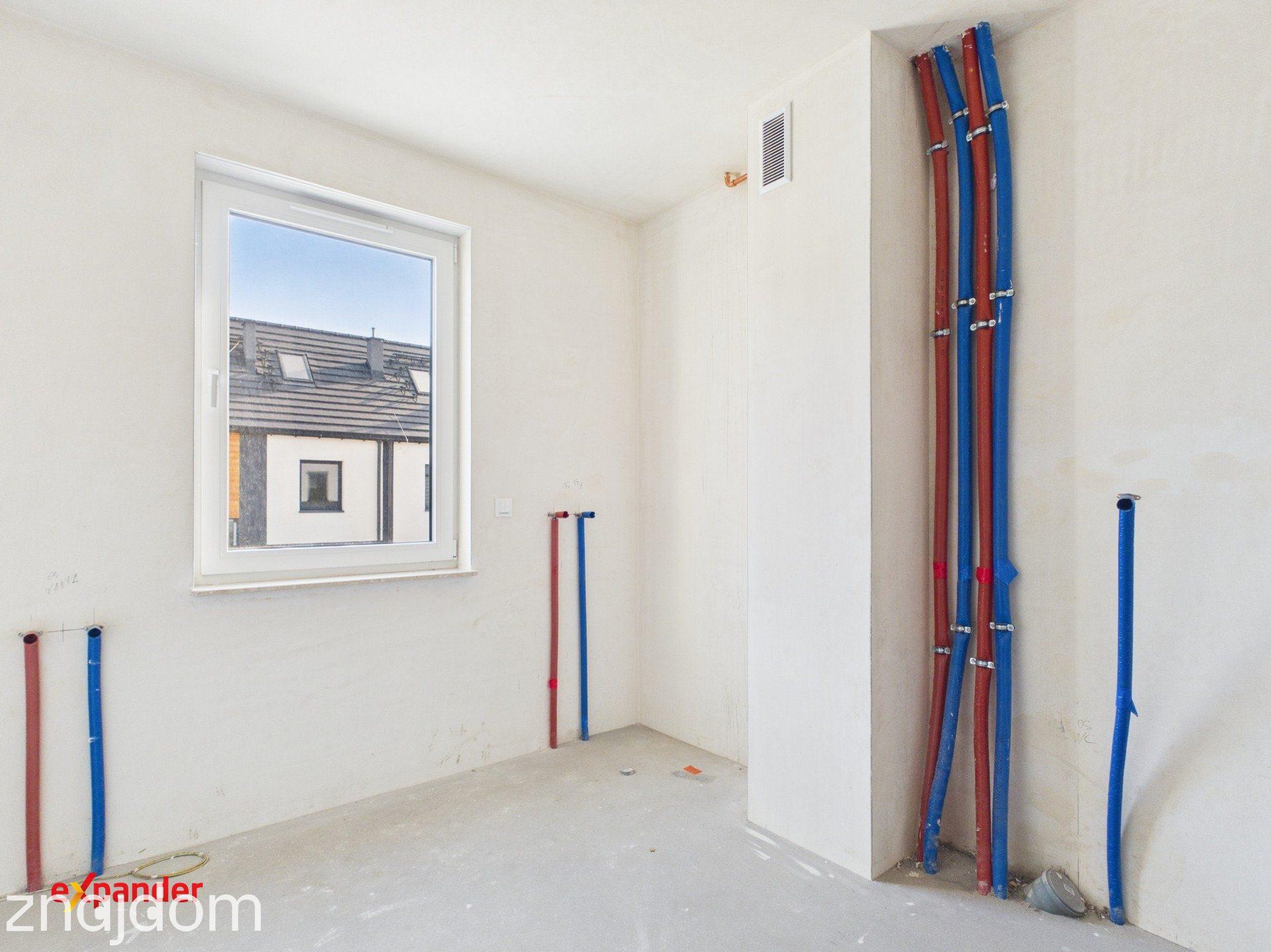86 m² z ogródkiem i 2 miejscami postojowymi | 7km od rynku - zdjęcie 4