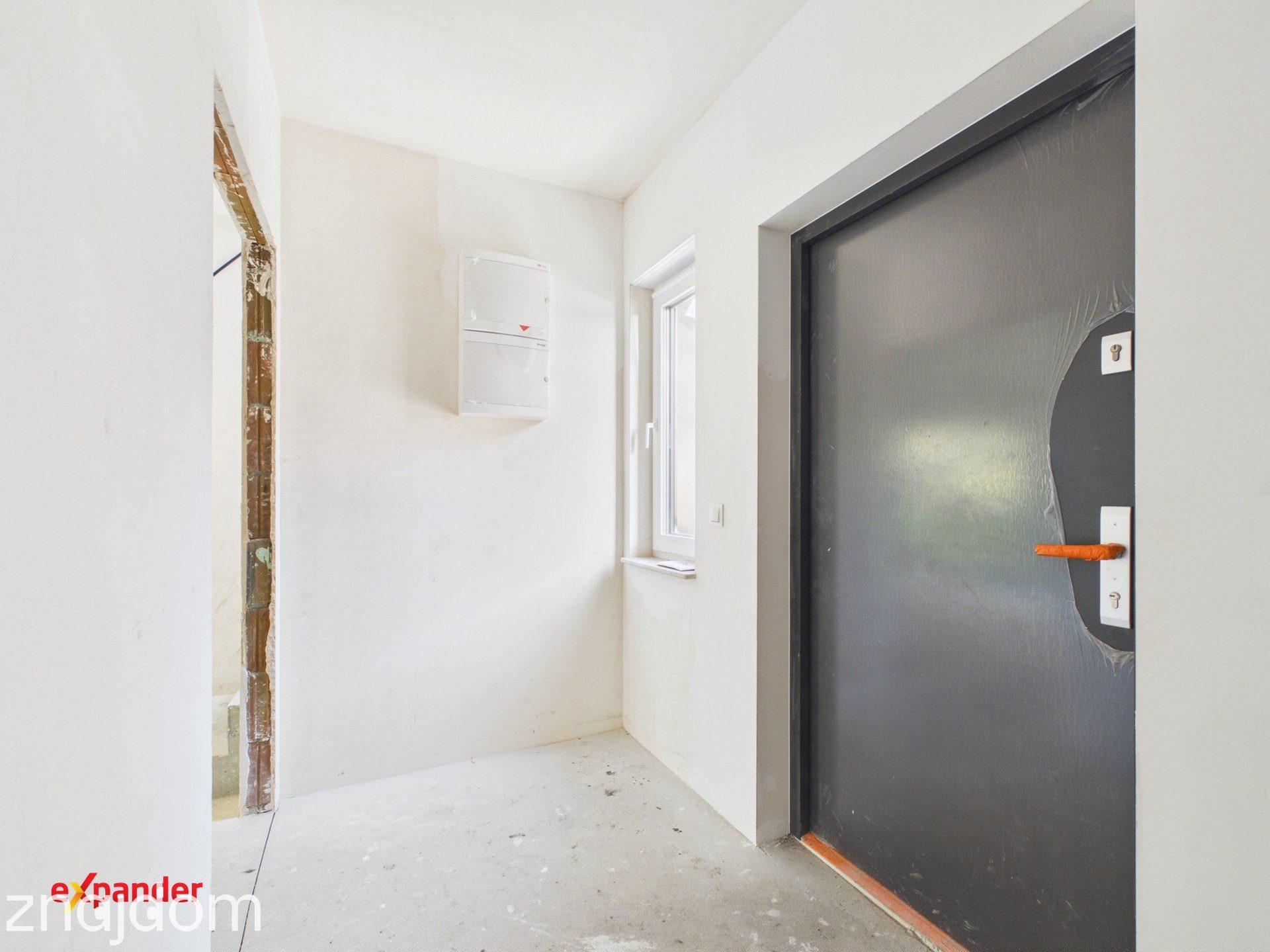 86 m² z ogródkiem i 2 miejscami postojowymi | 7km od rynku - zdjęcie 6