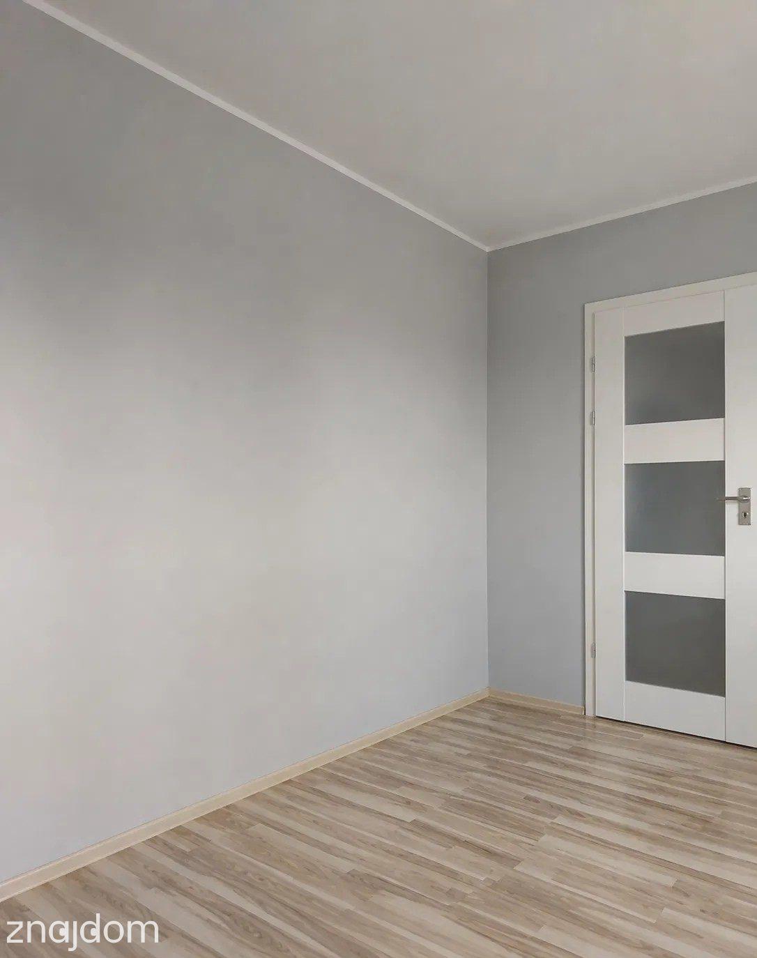 3-pokojowe mieszkanie z balkonem - zdjęcie 5