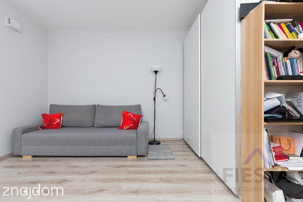 Jaktorowska 5A Wola/Centrum garaż 26m2 umeblowane - zdjęcie 3