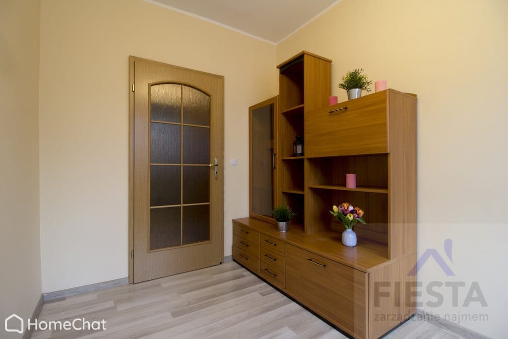 3 pokoje z balkonem , umeblowane , Kredytowa 15