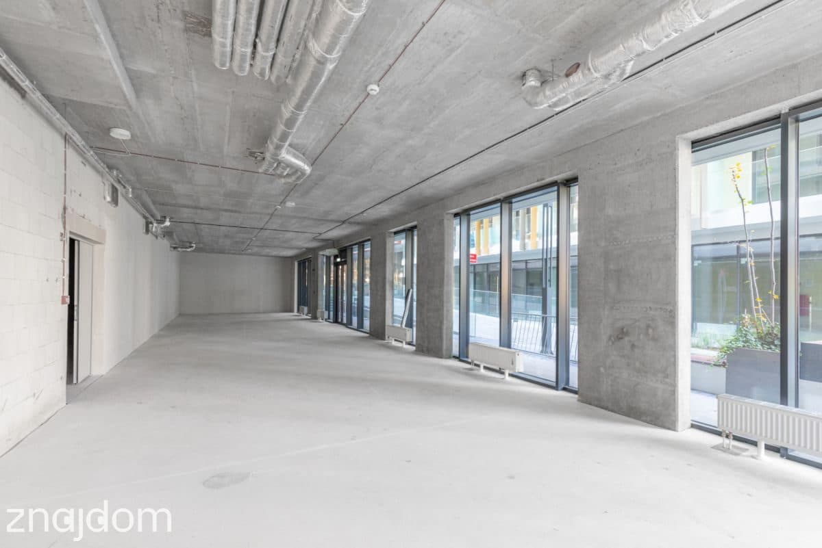Narożny lokal o pow. 80 m2 z witrynami 25 euro/m2 - zdjęcie 7