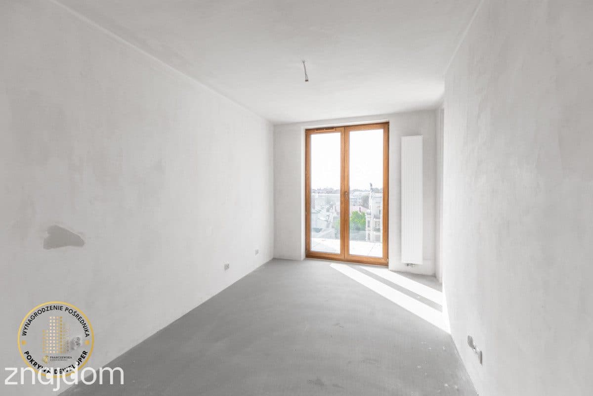 Przestronny apartament w centrum miasta - zdjęcie 7
