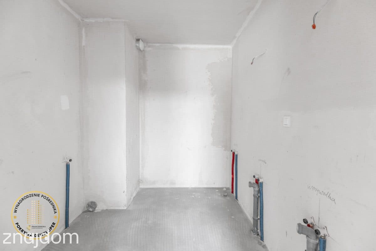 Przestronny apartament w centrum miasta - zdjęcie 11