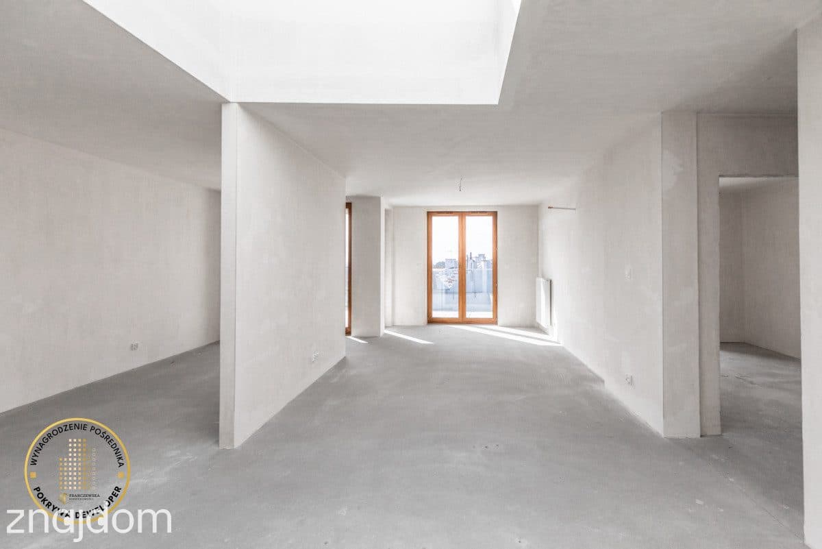 Przestronny apartament w centrum miasta - zdjęcie 4