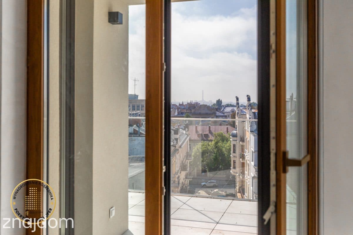 Przestronny apartament w centrum miasta - zdjęcie 12