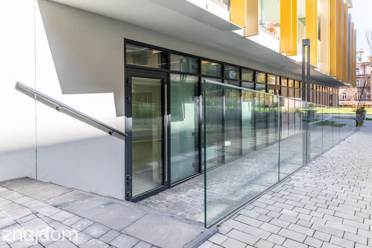 Lokal o pow. 145 m2 z witrynami Centrum - zdjęcie 9