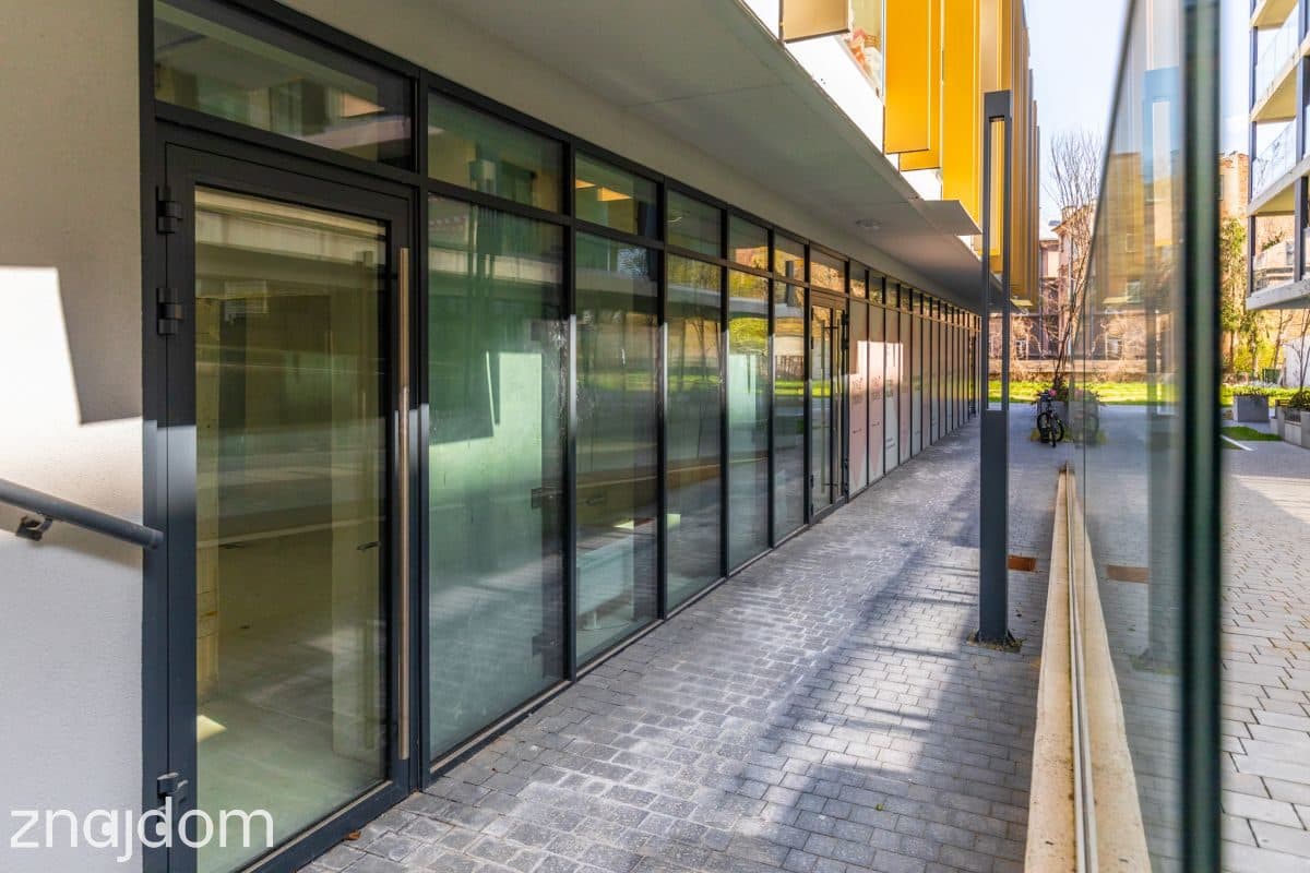 Lokal o pow. 145 m2 z witrynami Centrum - zdjęcie 4
