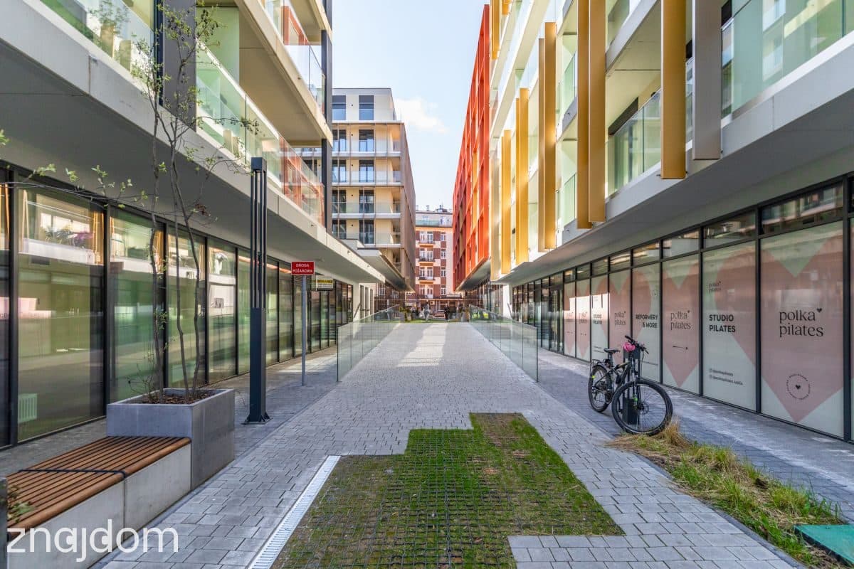 Lokal o pow. 145 m2 z witrynami Centrum - zdjęcie 10