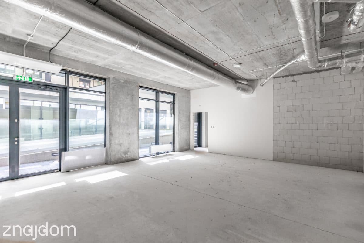 Lokal o pow. 145 m2 z witrynami Centrum