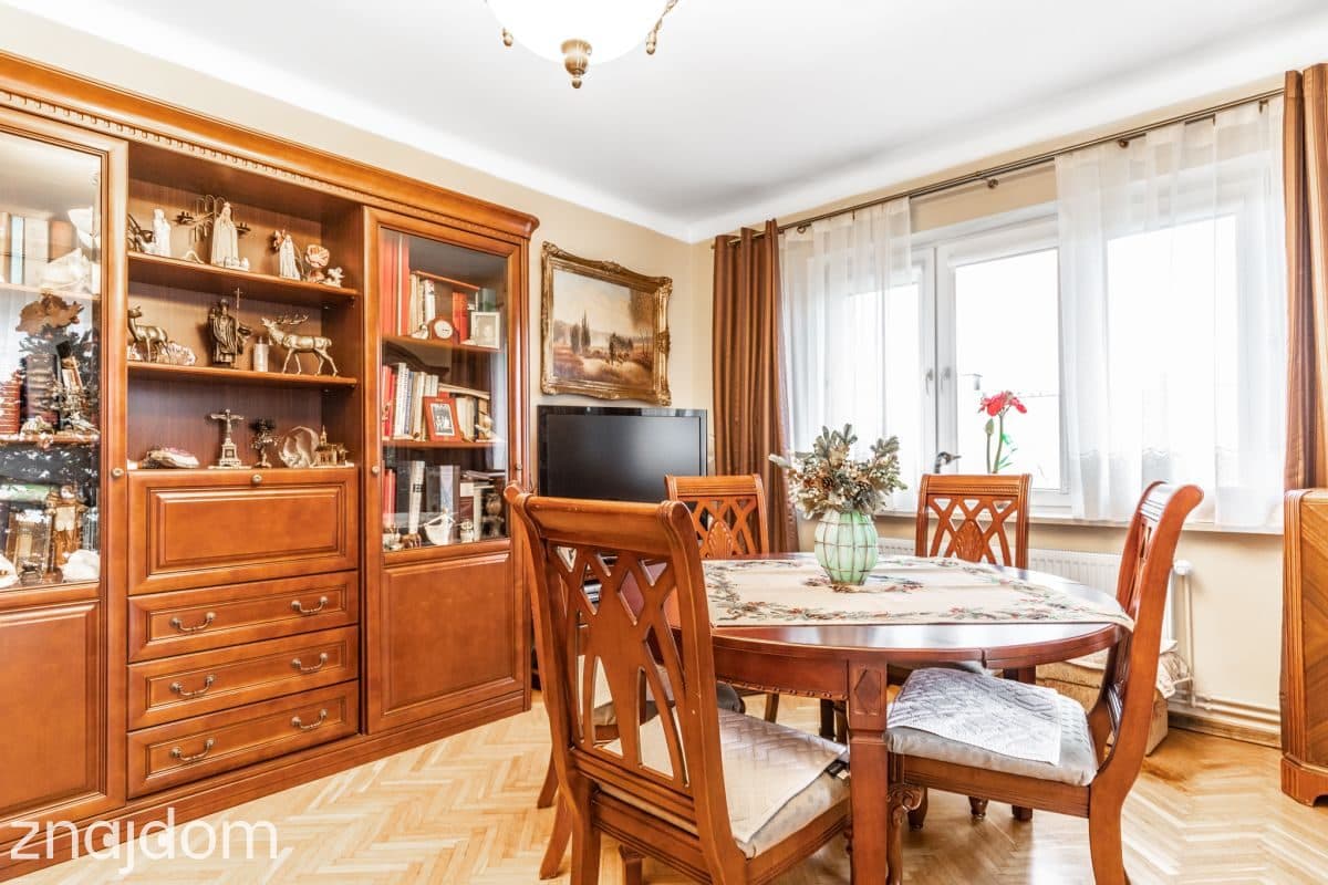 Centrum 3 pokoje, balkon, piwnica, 2 garaże - zdjęcie 5