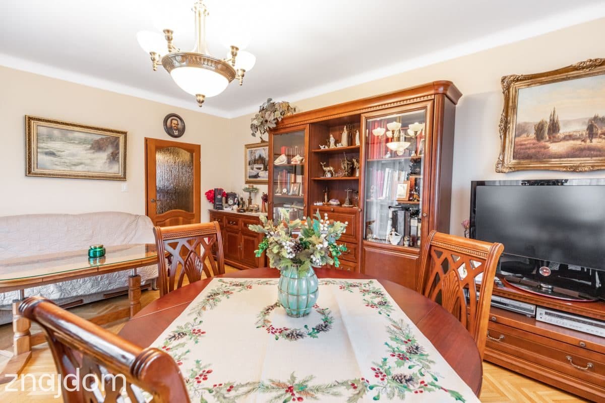 Centrum 3 pokoje, balkon, piwnica, 2 garaże - zdjęcie 6