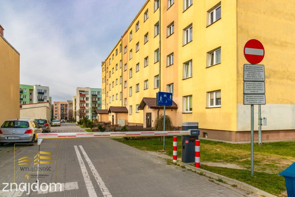 Na sprzedaż 3 pokoje + kuchnia I Balkon I Piwnica - zdjęcie 8