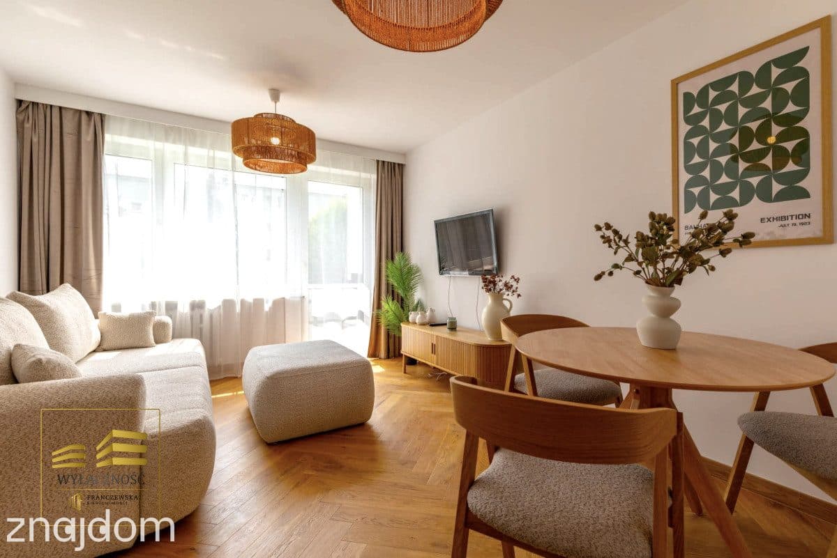 Mieszkanie  2 pokoje z balkonem Czechów