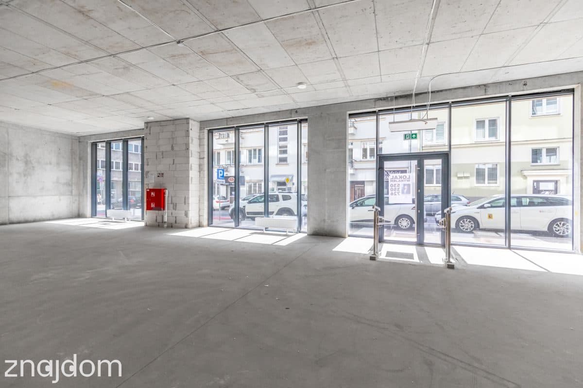 Lokal o pow. 490,56 m2 z witrynami ul. Jasna - zdjęcie 2