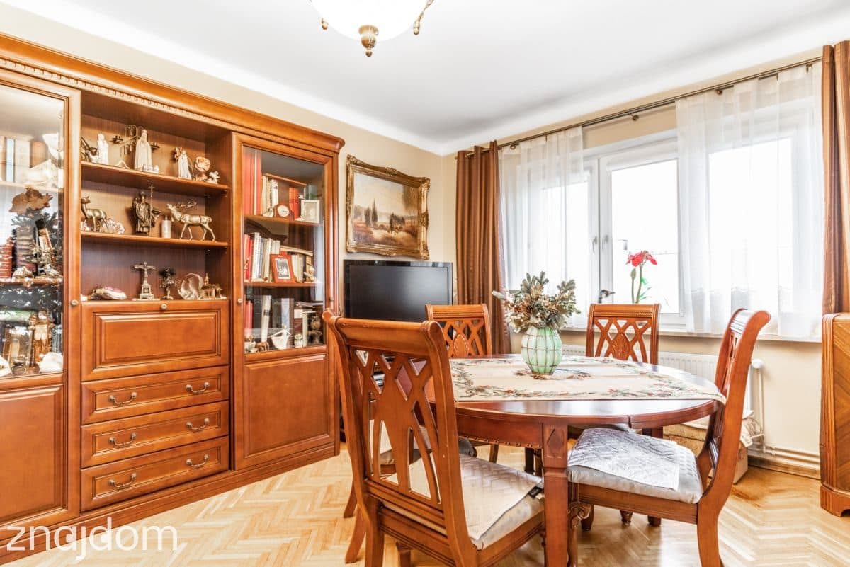 Centrum 3 pokoje, balkon, piwnica, 2 garaże - zdjęcie 3