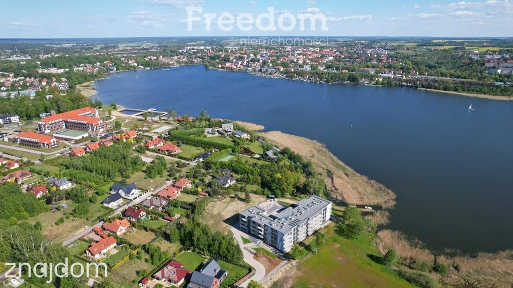 Nowoczesny apartament nad jeziorem - zdjęcie 19