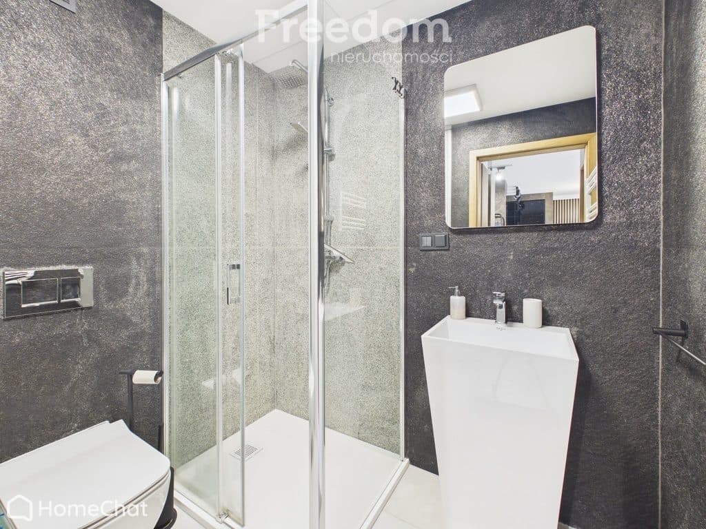 Dwupoziomowy apartament z antresolą | 69.6 m2