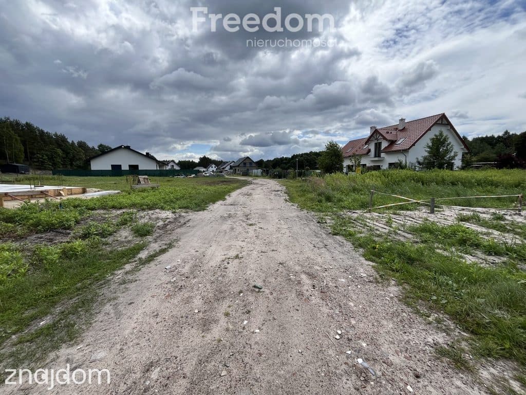 Ładnie położona działka budowlana w Cegielniku - zdjęcie 5