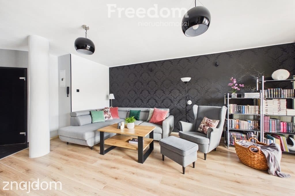 Komfortowe 60 m² z dużym balkonem.